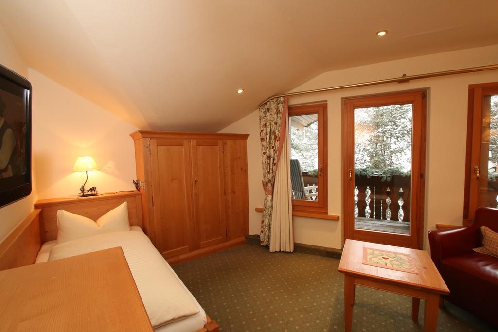 Todnauerberg Hotel Im Schwarzwald 토트나우베르크 객실 사진