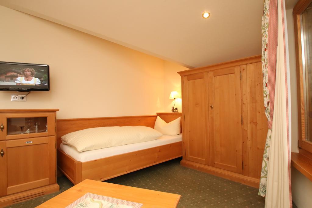 Todnauerberg Hotel Im Schwarzwald 토트나우베르크 객실 사진