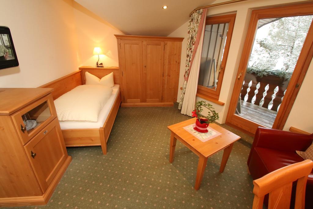 Todnauerberg Hotel Im Schwarzwald 토트나우베르크 객실 사진