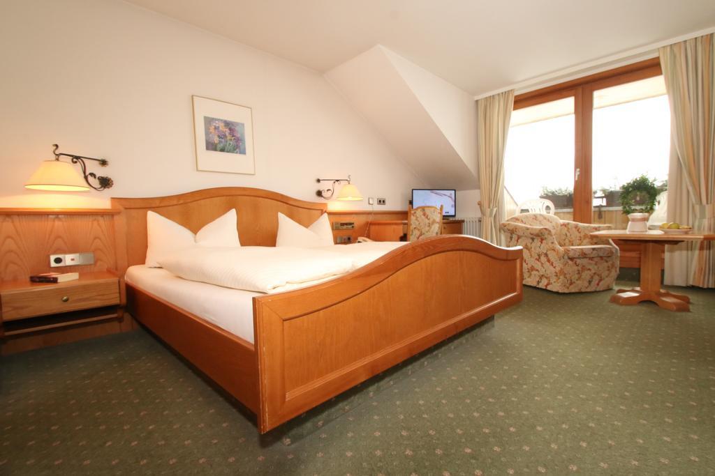 Todnauerberg Hotel Im Schwarzwald 토트나우베르크 객실 사진